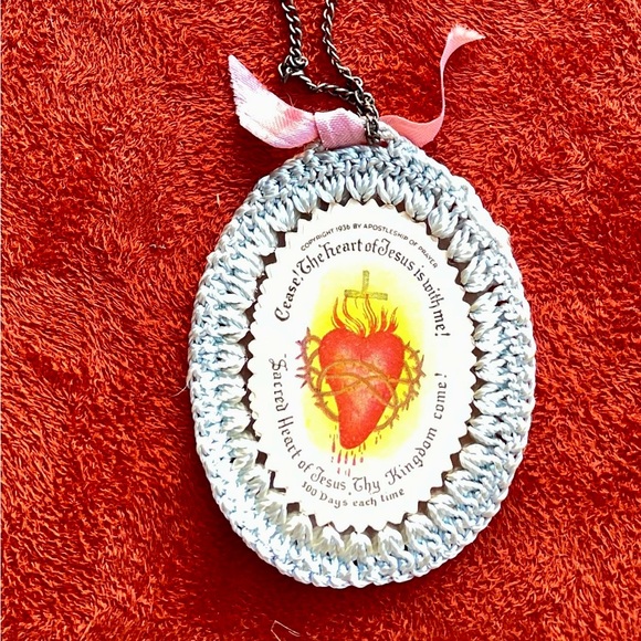 Handmade Artisan Vintage Crochet SACRED HEART Scapular NECKLACE - Picture 13 of 14